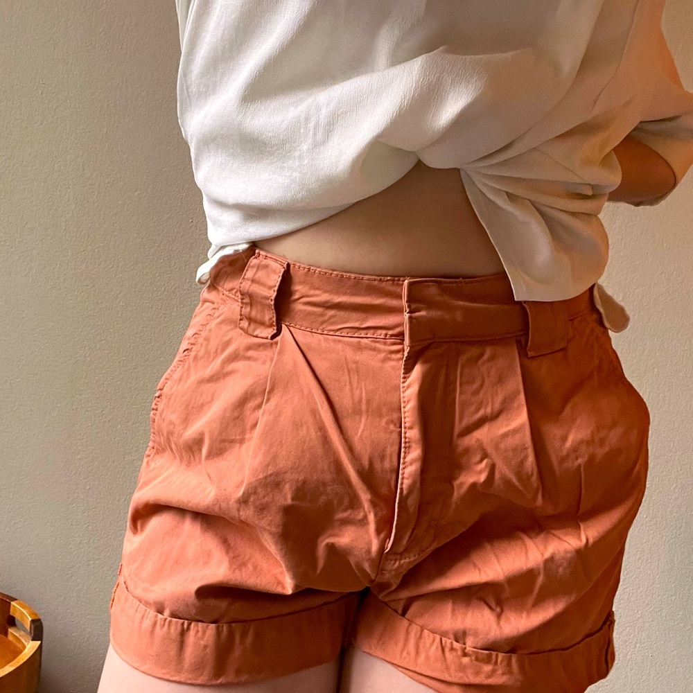 FRAME Tailored High-Waisted Pleated Flat Front Rolled Shorts